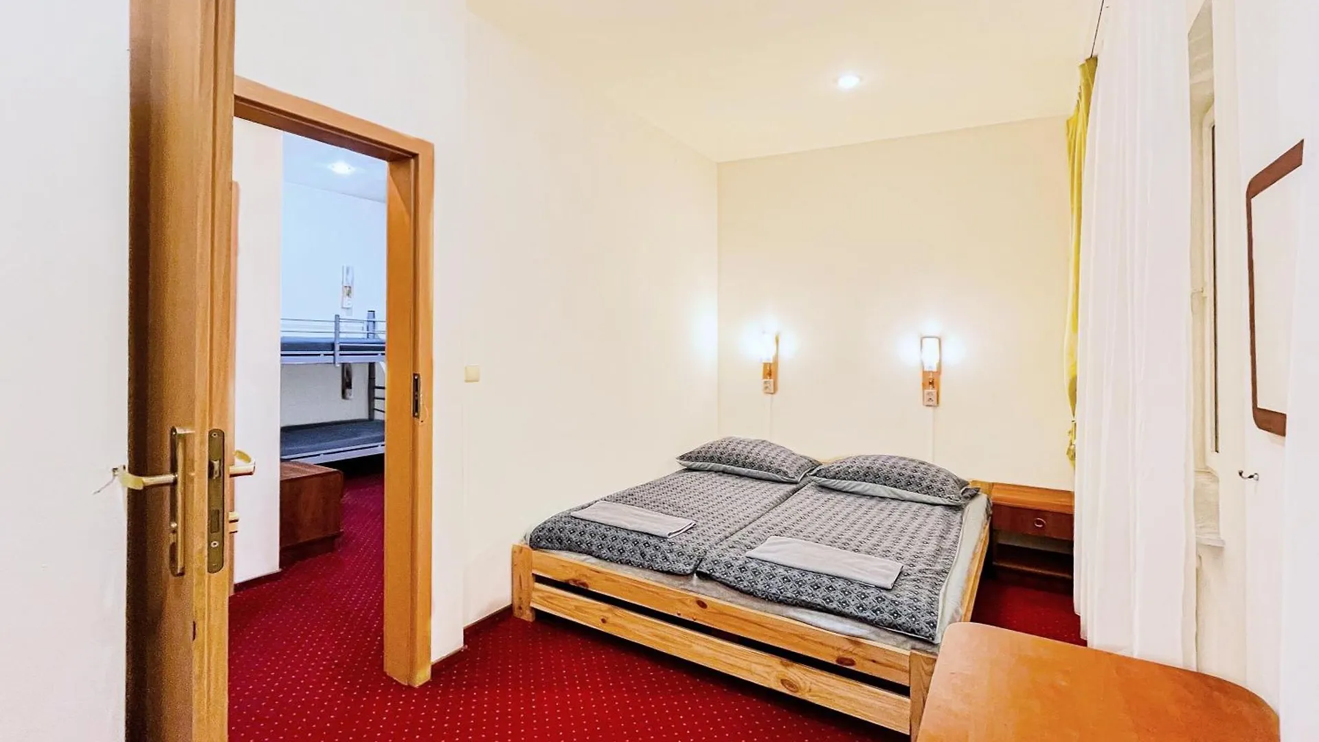 Fry House Hostel Warsaw