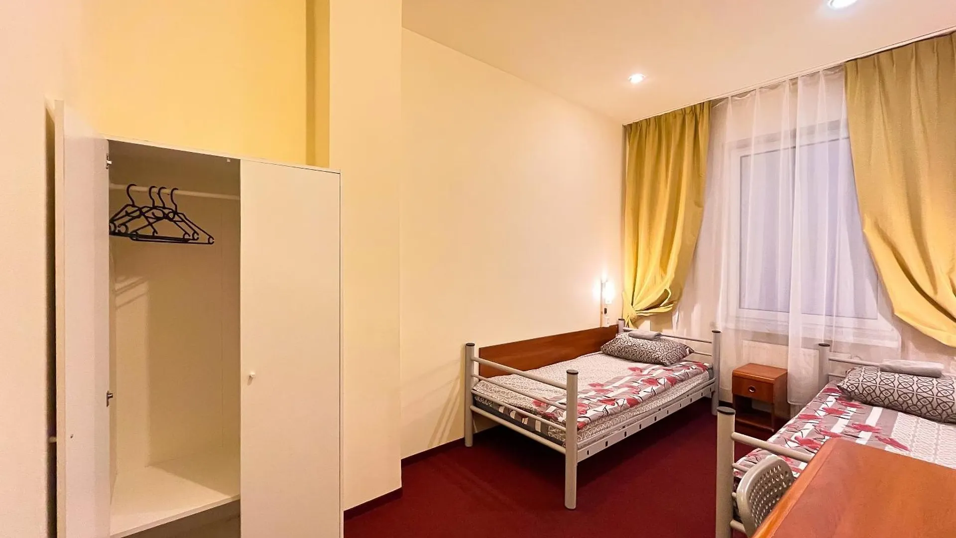 Fry House Hostel Warsaw Poland