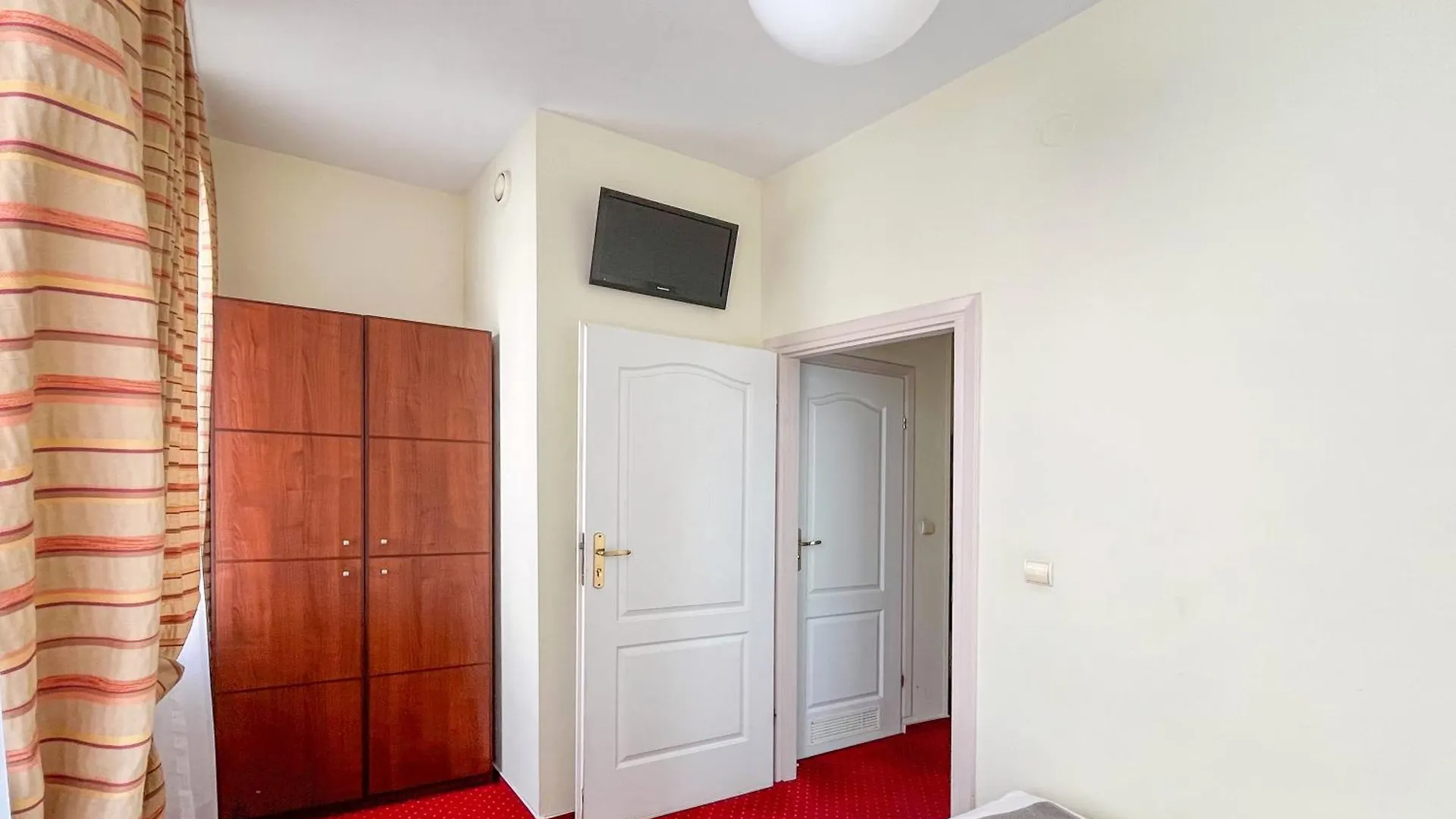 Fry House Hostel Warsaw