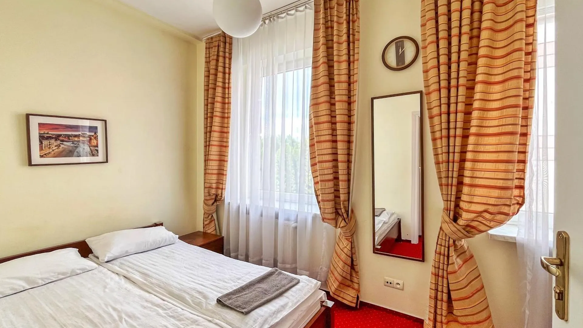 Fry House Hostel Warsaw
